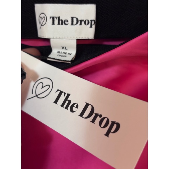The drop pink satin skit with elastic waistband. NWT. Size xl women's - Picture 2 of 3